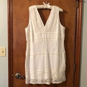 NWT white lace patterned sleeveless dress